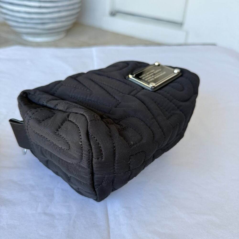 Marc Jacobs 4S4SCP002S02 NYLON QUILTED COSMETIC CASE - Picture 3 of 4